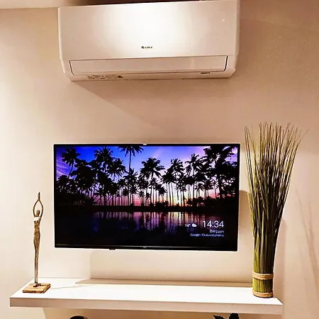 Delmar Coastal Retreat * St. Paul's Bay